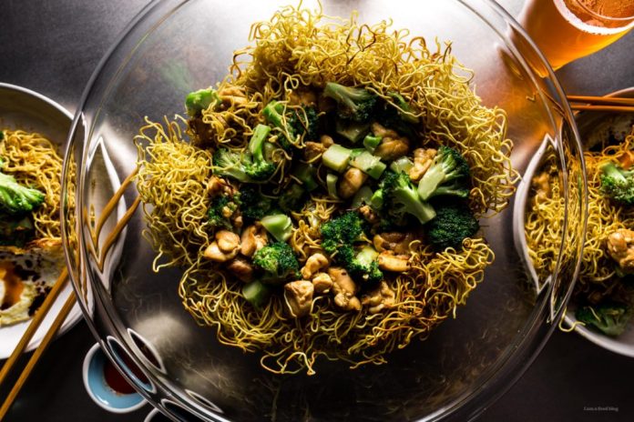 Ricetta Chow Mein di pollo e broccoli