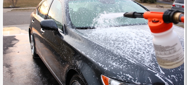 Dovresti usare il sapone domestico per lavare la tua auto